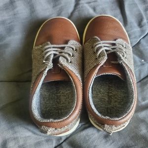 ⭐Carters⭐ Toddler shoes